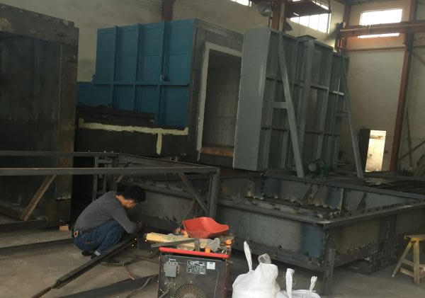 台车式生物颗粒燃烧炉施工现场